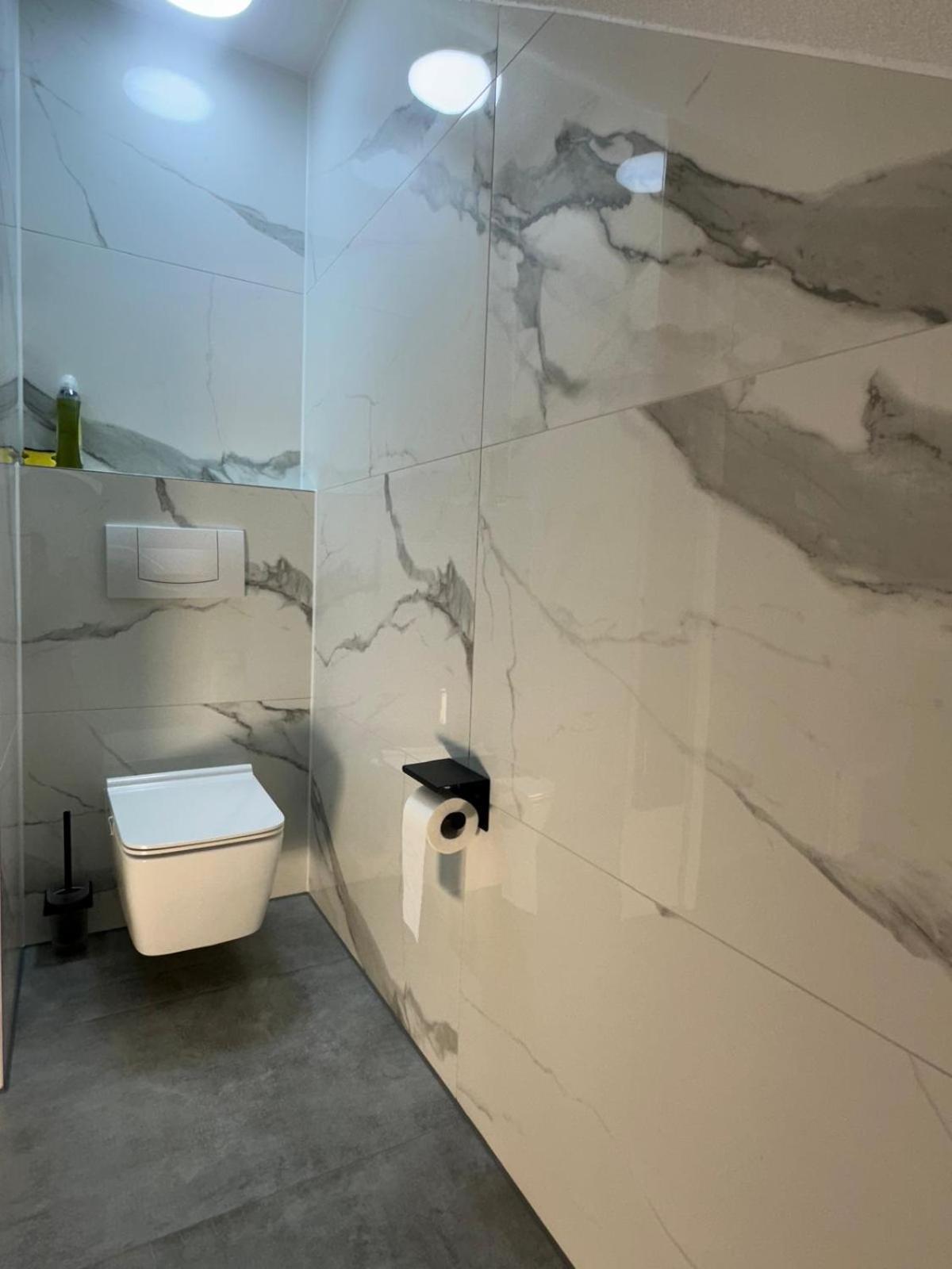 Flexible, Schoene Und Gut Aussehende Feriensuite Reutlingen Exterior photo